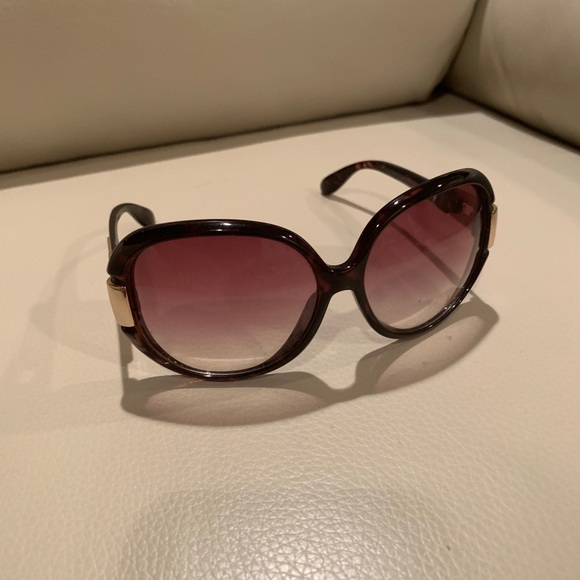 Marc Jacobs sunglasses ?